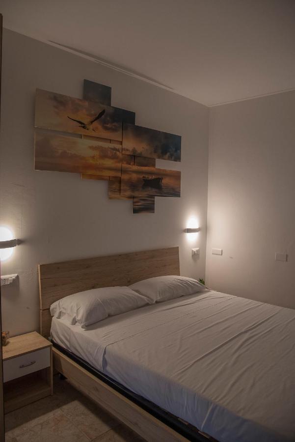 Queen Appartamenti E Camere Campofilone Luaran gambar