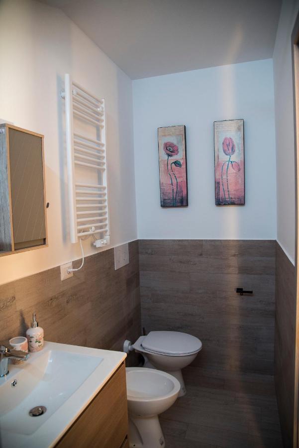 Queen Appartamenti E Camere Campofilone Luaran gambar