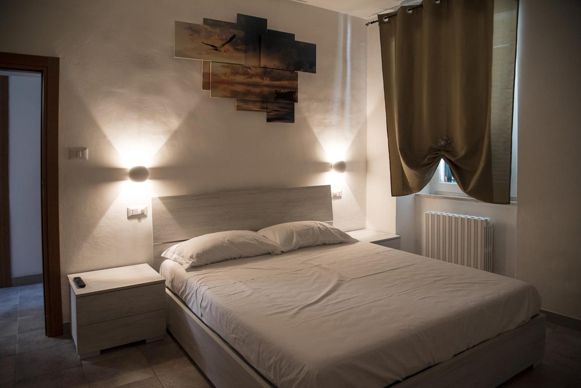 Queen Appartamenti E Camere Campofilone Luaran gambar