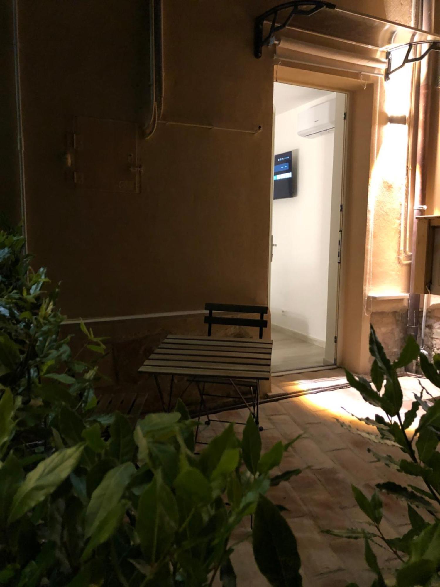Queen Appartamenti E Camere Campofilone Luaran gambar